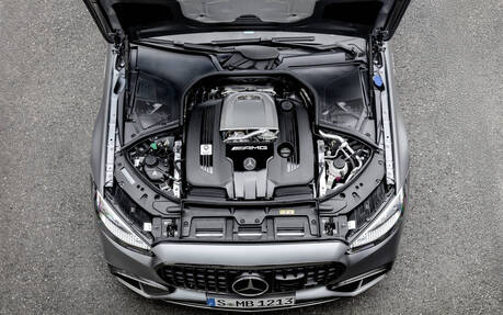 Engine of Mercedes Benz S Class 2023